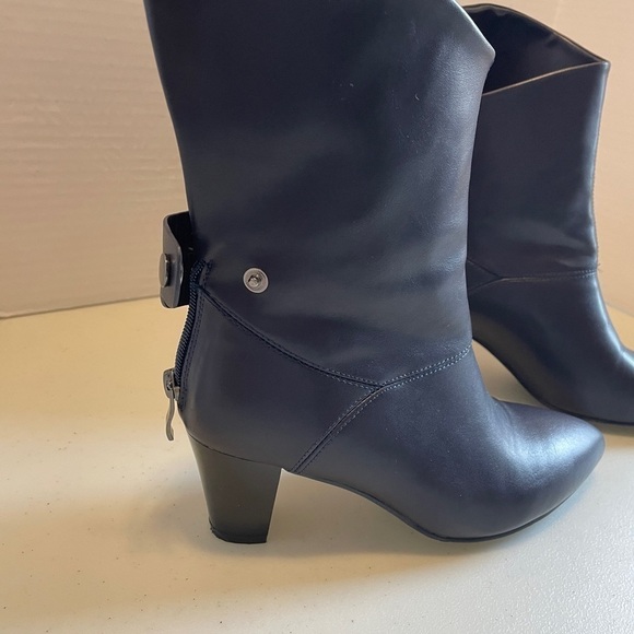 MONROE AND MAIN BLACK Asymmetrical Bootie Shootie Ankle Boots Womens Size 6.5 - Picture 11 of 11